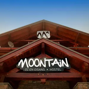 moontain-hostel.hotels-rhonealpes.com/